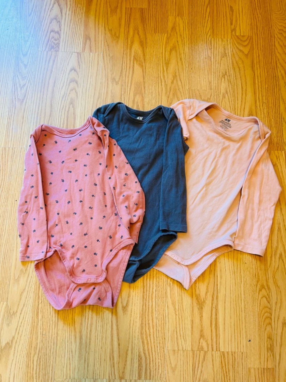 H&M Long-Sleeve Bodysuit 3-Pack in Pink, Dusty Pink & Slate Gray Sz 3T